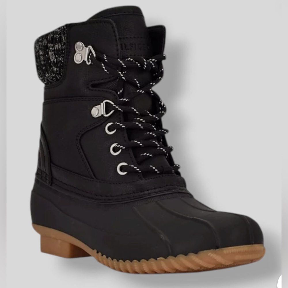 Tommy Hilfiger Women's Black Rainah Duck Booties Shoe Size 7 New in Box